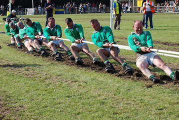 tug of war pull